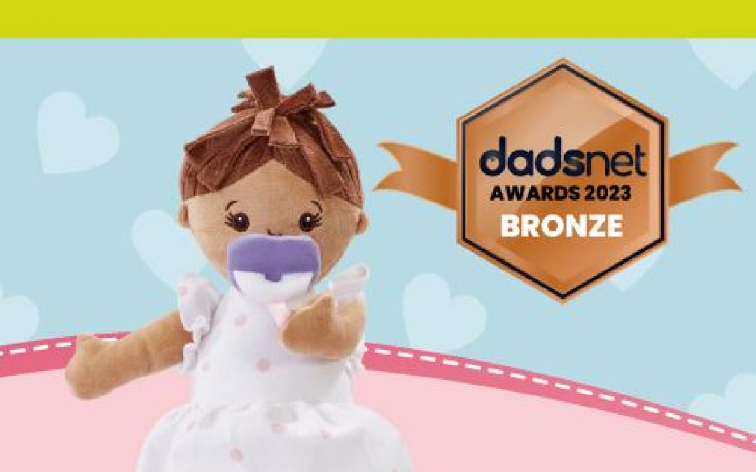 ELC Cupcake Maddie Soft Doll picture with Dadsnet Bronze Award Badge